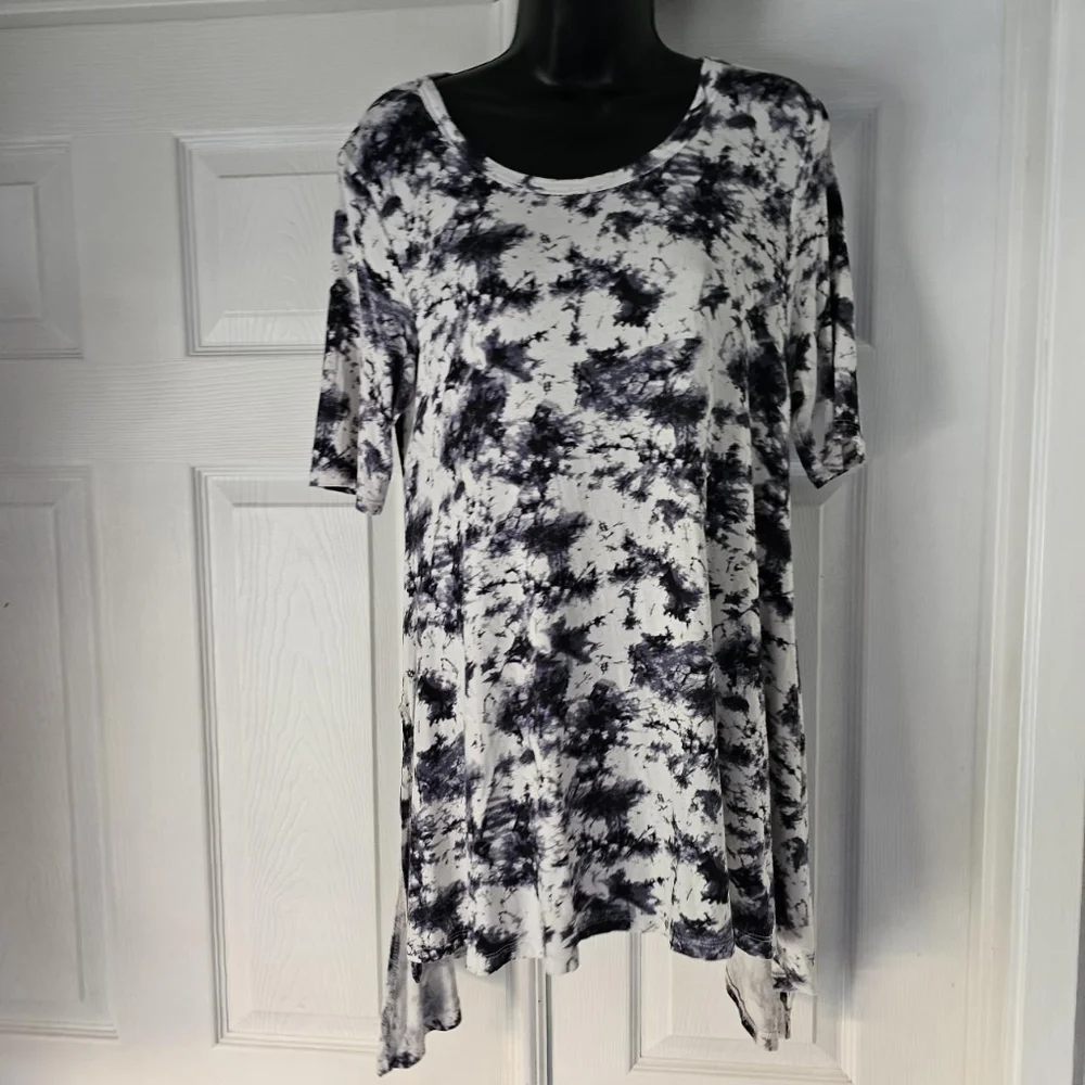 Grunge white/black/grey flowy blouse/dressSize small - Picture 2 of 5